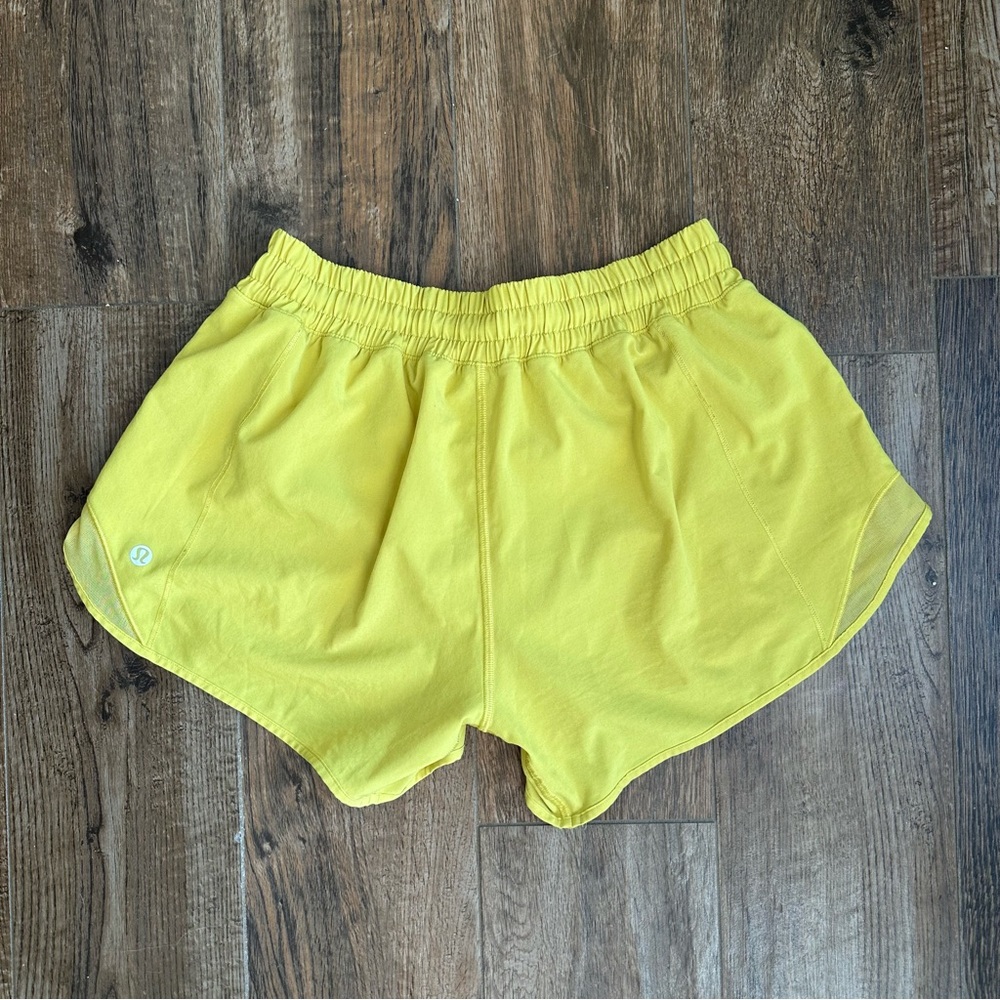 Lululemon Hotty Hot Low Rise 4”